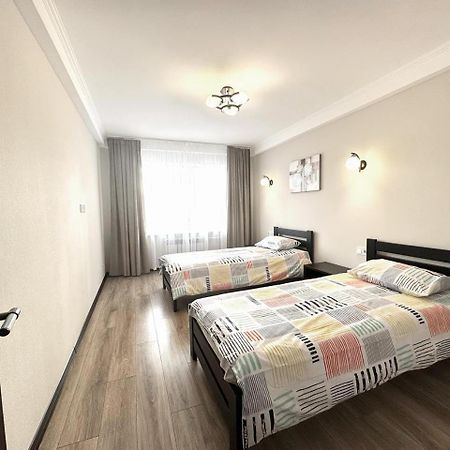 קייב Artal Apartment On Obolonskyi Avenue 16A, 2 Bedroom מראה חיצוני תמונה